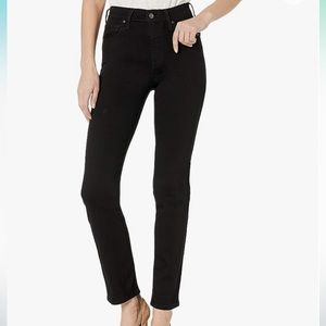 Levi's Women's 724 High Rise Straight Cotton Blend Jeans